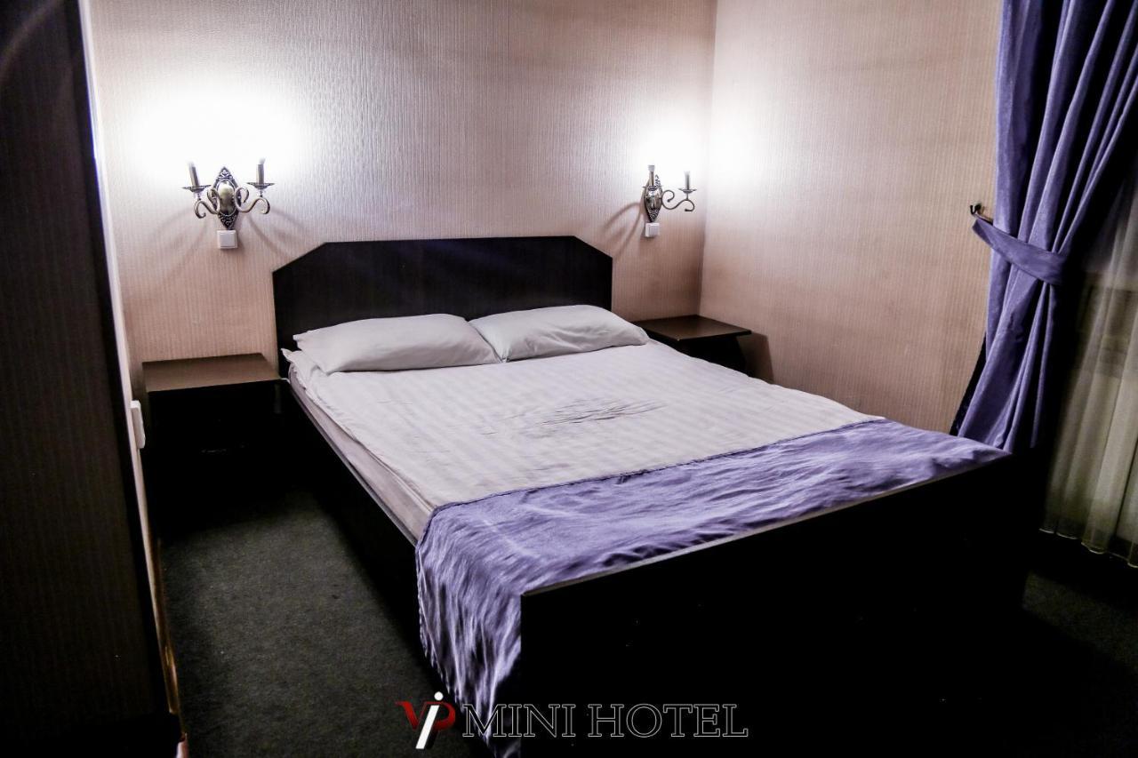 Vip Mini Hotel Semej Eksteriør bilde