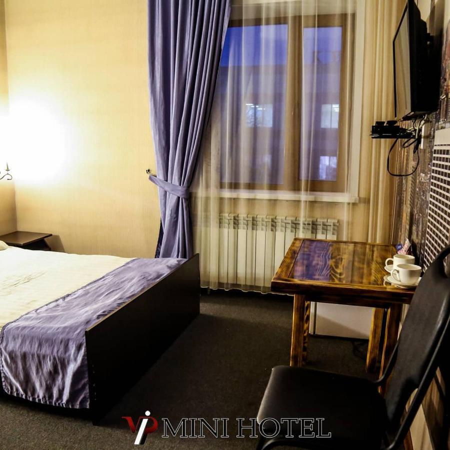 Vip Mini Hotel Semej Eksteriør bilde