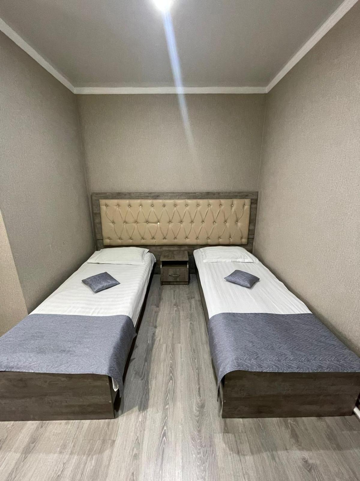 Vip Mini Hotel Semej Eksteriør bilde