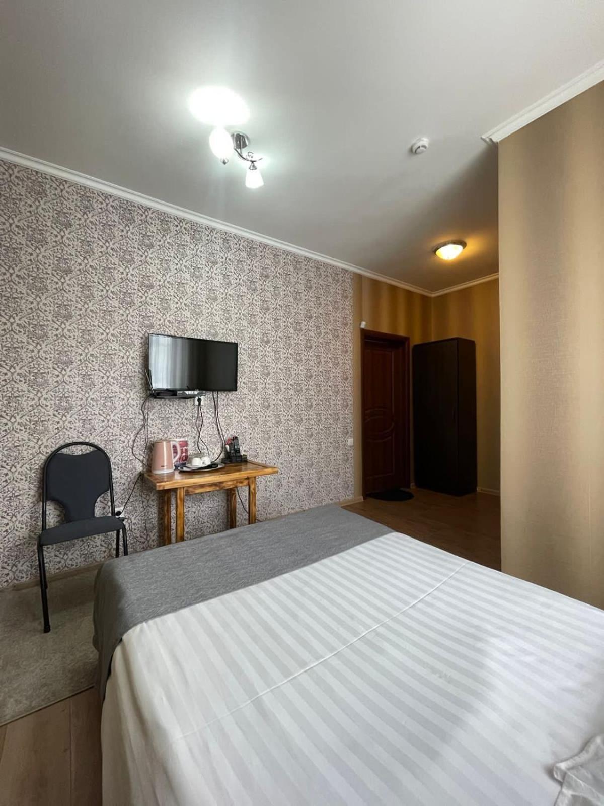 Vip Mini Hotel Semej Eksteriør bilde