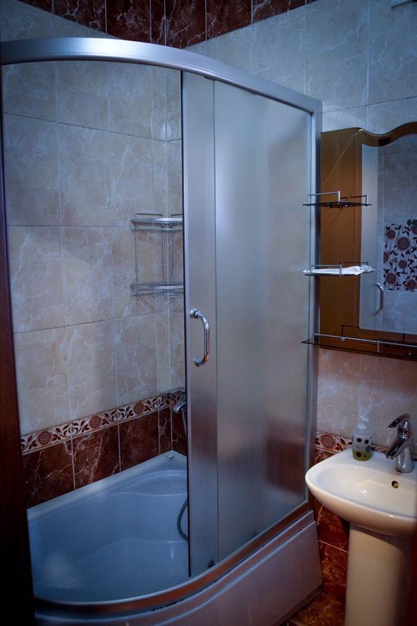 Vip Mini Hotel Semej Eksteriør bilde