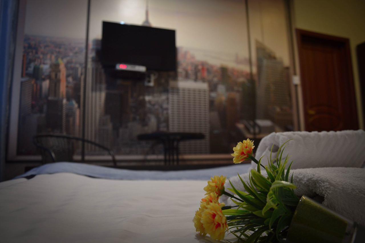 Vip Mini Hotel Semej Eksteriør bilde