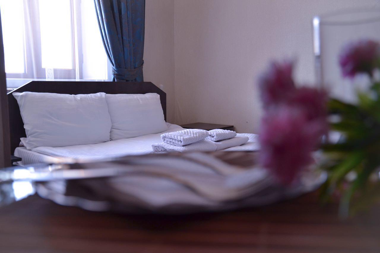 Vip Mini Hotel Semej Eksteriør bilde